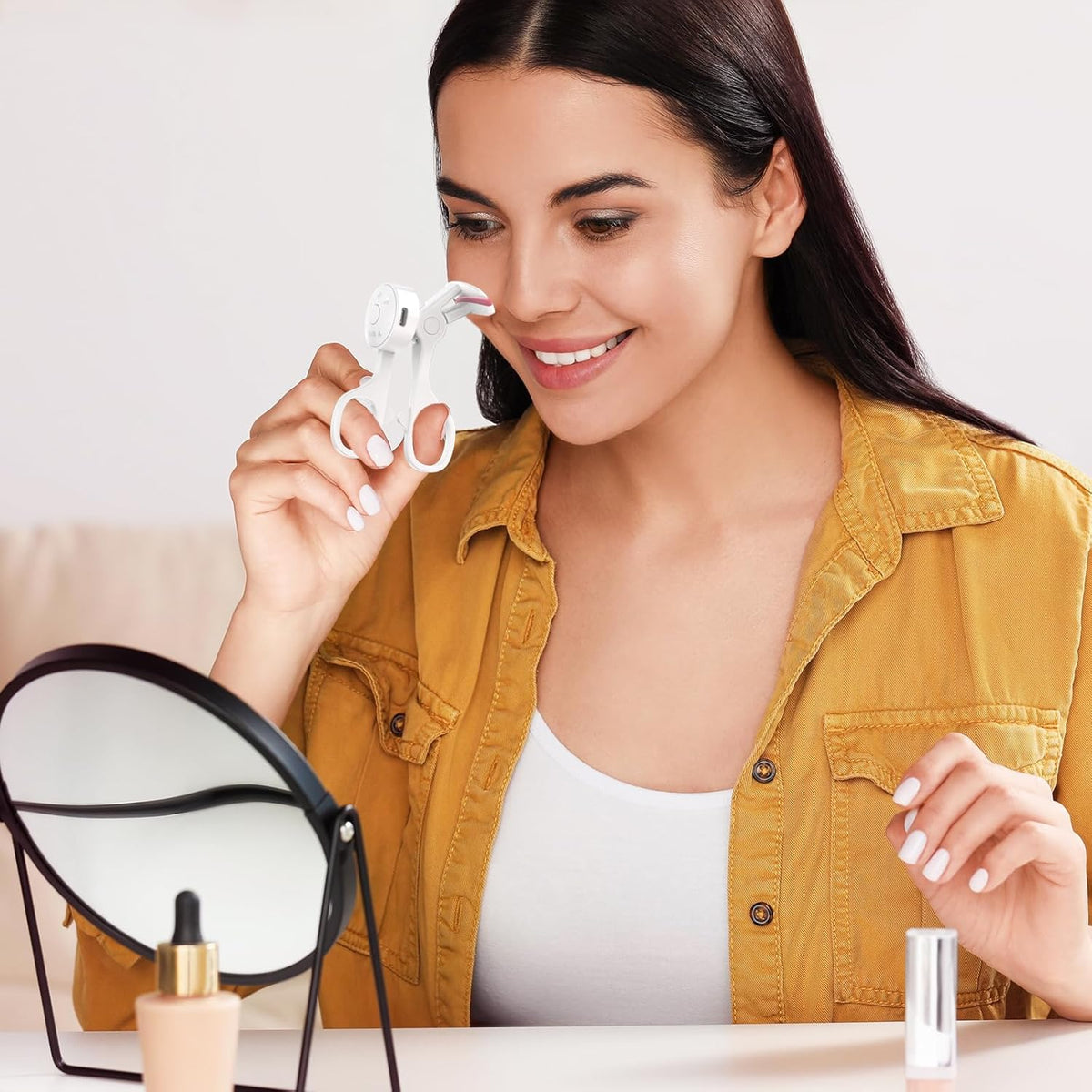 Smart Heated Eyelash Curler - SilkyBlink